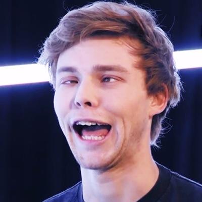 free follow from @lukeakamyqueen