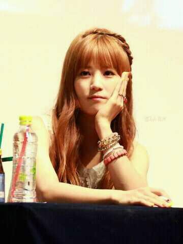 Park Chorong. Leader of Apink (Just bot) #91LINE #Mucbot