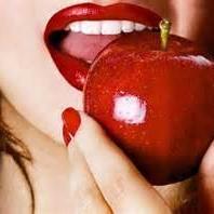 Soy una chica con ganas de vivir intensamente, no tengo siliconas,me gusta la libertad y quiero viajar por el mundo.Busco el Amor de mi vida.. Crossfit.