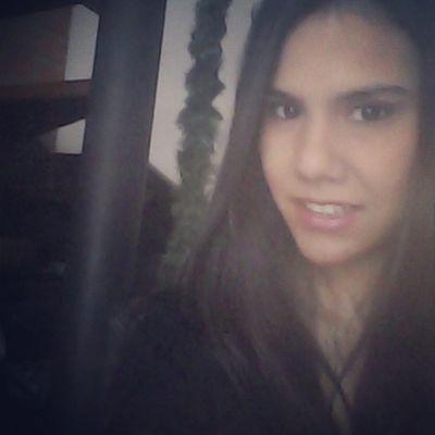 Diseñadora De Moda, amo inmensamente los animales, amo cantar y bailar.