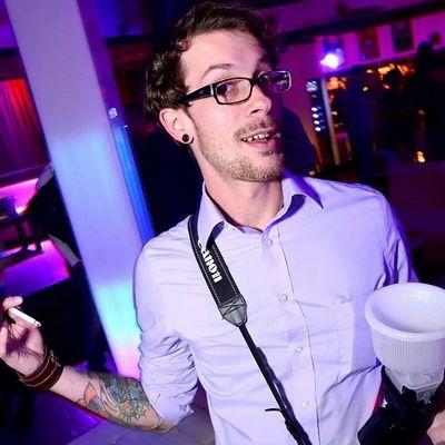 Professional Photographer in  Georgia, I work in the Southeast Region doing Weddings and Special events, portraits, corporate events, and more