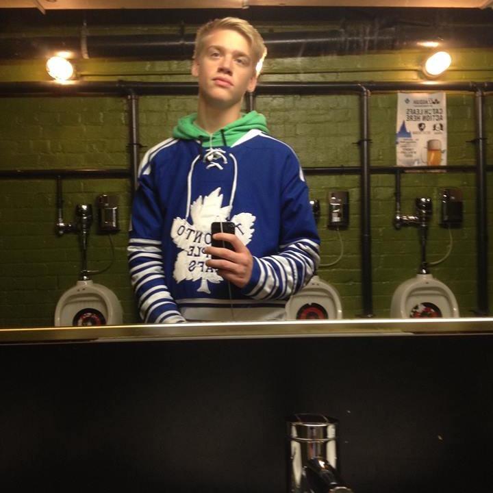 BlakeElliott3's profile picture. Having a good time