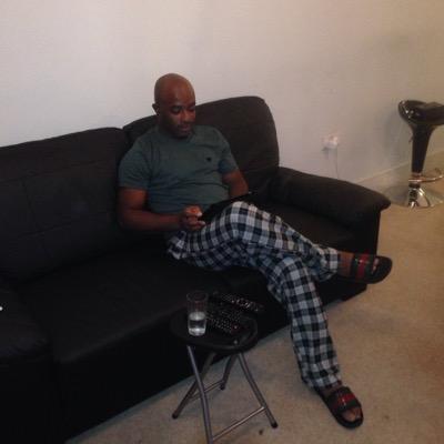 Leye17093962's profile picture. chilling