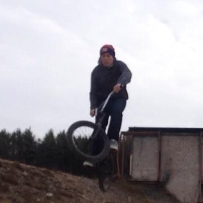 ItsMetzai's profile picture. I ride bikes. bikes = fun