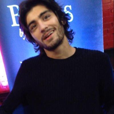 lwtitup's profile picture. follow @favniallthings bc free follow :)