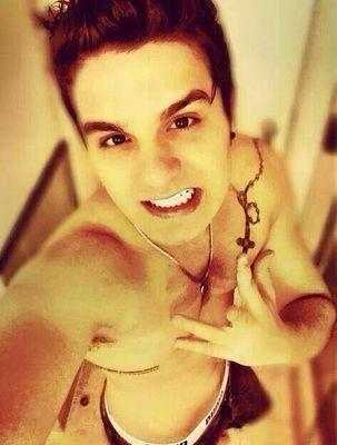 dedicado para o unico  cantor que nos contagiia com sua felicidade @luansantana venha o que vinher eu vo estar prá sempre com você eu TE VIVO meu AMOR.