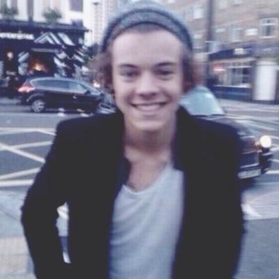 layoutshes's profile picture. main: @thottiehes // i make layouts and lockscreens ,,