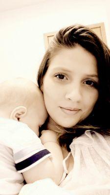 Por ser exato,  o amor não cabe em si,  por ser encantado... O amor revela-se ; por ser amor... invade e fim.