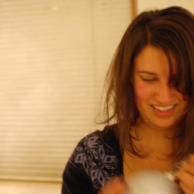 HeyJackieRenee's profile picture. My favorite color is sparkle.