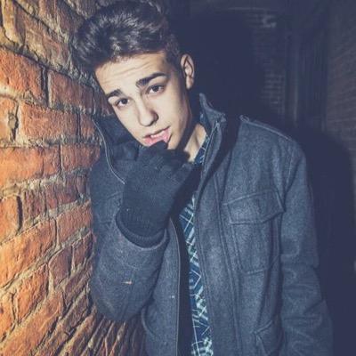 follow main acc: @ifeelscolors - turn her notifications on for solo dms daily || dms to nash • cameron • jack and jack • taylor • jacob • shawn • hayes • carter