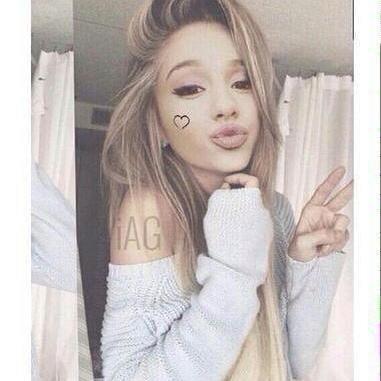 you just got a free follow , would u mind following @starsxdancee IF YOU WANT A FOLLOW BACK FROM MY MAINACCOUNT JUST TWEET ME