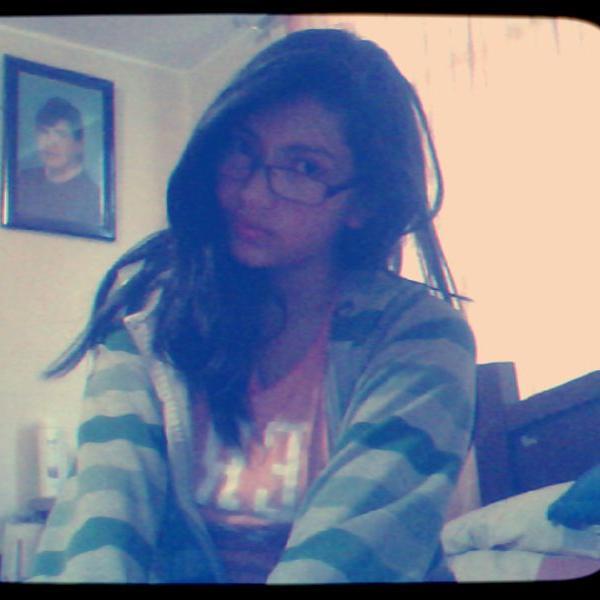 soy una chica loca fan de Doctor who y amo divertirme y leer