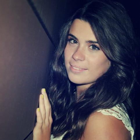 LauraMarti12's profile picture. Estudiante de Enfermería en la UPV/EHU. Soy de esa gente que se ríe hasta llorar y vivo enamorada de Italia:)  
Instagram: lauri_mart