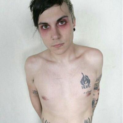 follow @dirtyworkiero or i'm unfollowing !