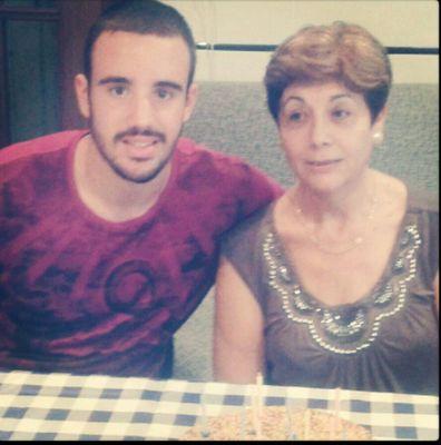 Loco por el futbol,apasionado de los deportes,valencianista de pro,me gusta tomarme la vida con humor y sonreir siempre