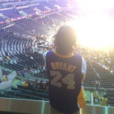 jk_arnopp's profile picture. You hang it, I bang it