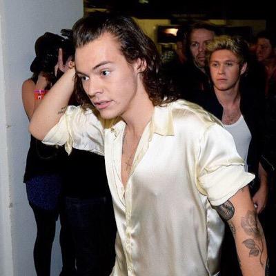 follow @harrahandlou please bc she gave you this follow :)