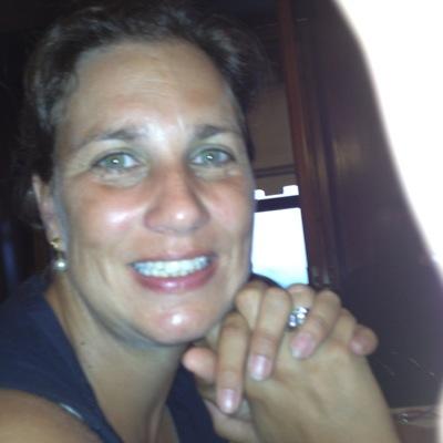 LenssenMarleen's profile picture. working mom of 4, inkoop adviseur, roze, wijntje, bloemen, tassen & schoenen