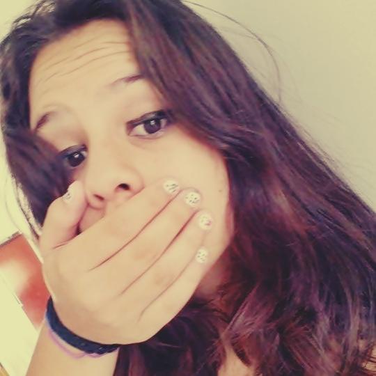 tire suas próprias conclusões
me julgue pelos meus erros
me odeie pelas minhas vitórias
mas me connheça antes de acreditar no q falam de mim .
*-*