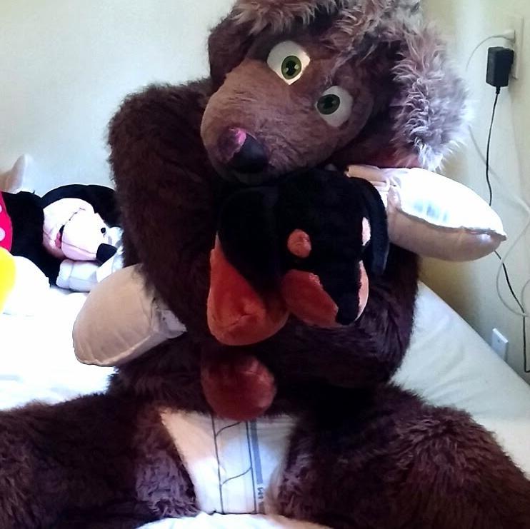 #ABDL #Cub The lil account of @Rubberasylum. Kink, Rubber, Diapers, Forced AB, Bondage, Submissive. Approve & follow back Cubs/Caretakers/Cub Friendly