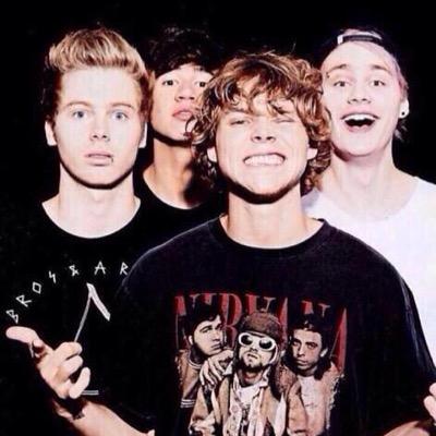 @niamftxhemmo gave you this free follow so please go & RT this & tag luke https://t.co/PtMwRUZdOa