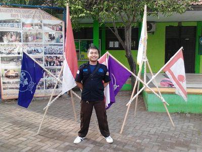 scout is my life
scout is my way

mencintainya adalah cita ku 
mendapatkan hatinya adalah keinginanku