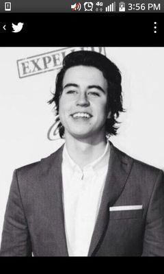want a dm to nash grier, ricky dillon, brent rivera, 5/6 cimorelli, cody simpson, then rt what i rt and follow the person that tweeted it