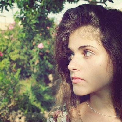Ningún yo es una unidad, sino un pequeño cielo de estrellas. Así que no te limites, no te etiquetes: que digan lo que quieran. Tú sabes quién eres.