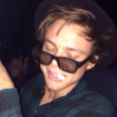 Hiiii. Follow my main account @delusionstyles if you wanna.