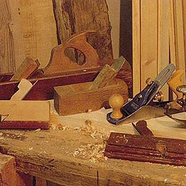 Melsió fusteria i mobles és una empresa familiar amb més de cent anys d’història i tradició Va començar l’activitat Felix Melsió Ambròs,va continuar el seu fill