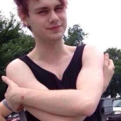 FOLLOW @LASHTONLLAMA OR I UNFOLLOW