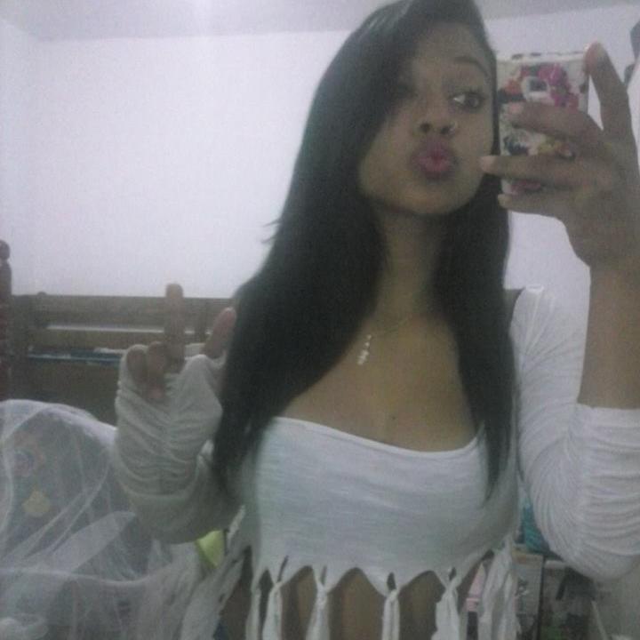 Se a tempestade não passar, dance na chuva.