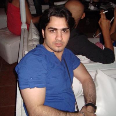 Ahmed_AlMohmmed's profile picture. رحل أبي وبقي الحنان الذي زرعه في قلبي، كان السند والنور في حياتي. رحمك الله وجعل مثواك الجنة.
