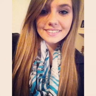 Somethings it just takes that one look to fall in love ✨