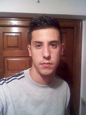 Jugador del CD Reggina FS, amante de la musica, los deportes de riesgo, simpático y con ganas de fiesta.