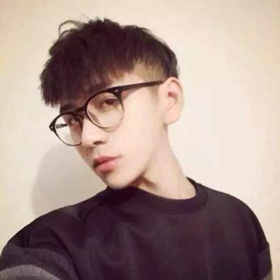 是我自己遮住了光，所有的黑暗我一个人扛。
