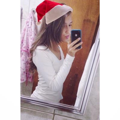 instagram: @debmoura_f