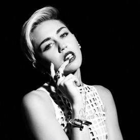 te dei um follow grátis, não siga aqui, seja legal e siga @Miley2point0 como forma de agradecimento, obrigado desde já/ please follow @Miley2point0