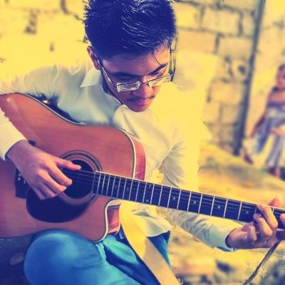 Culinary student at Lyceum of the Philippines University || Music Lover || Aries || I love GOD || My Family || Heonimich