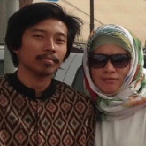 noviantibustomi's profile picture. 