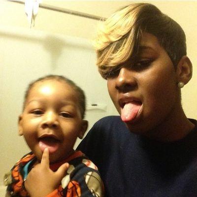 159dab8874b74de's profile picture. you bitches dnt knw a rock from a diamond