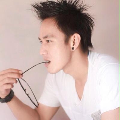 Biarkan org berkata apa tentang diriku , tp inilah aku yg apa ada'y !