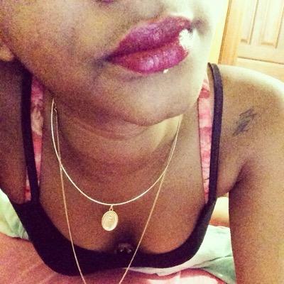 Sweetkatou's profile picture. . Follow the leader ! #TeamCancer♋ ; #TeamIPhone5C #Véyé'y ! ; N'aime pas les Indiens !!!! Impossible de rivaliser ✌️