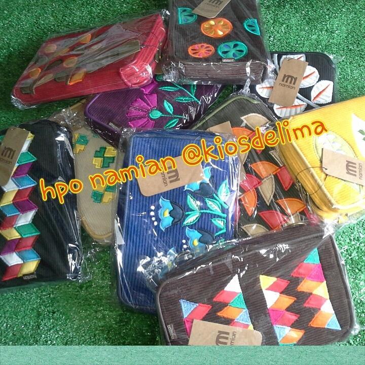 Produsen & Distributor fashion ethnic: ladies apparel, bags, hijab, shoes, etc. ✆ 021 60502426, 089650001005  26EB683B #tangandiatas #srudukfollow