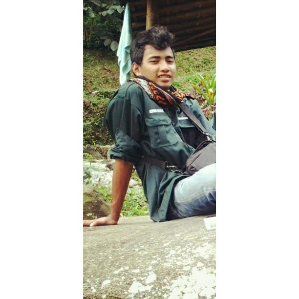 Musisi band metal / vocal growl