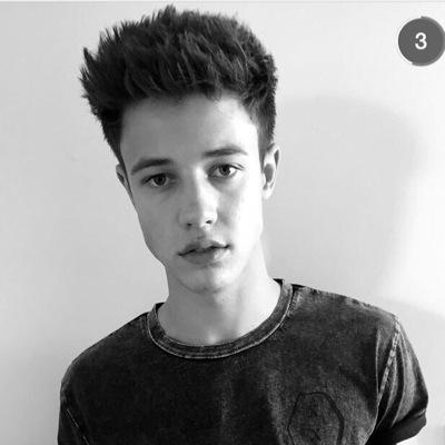 FOLLOW my main account -- @fleekwilk or i will unfollow your ass