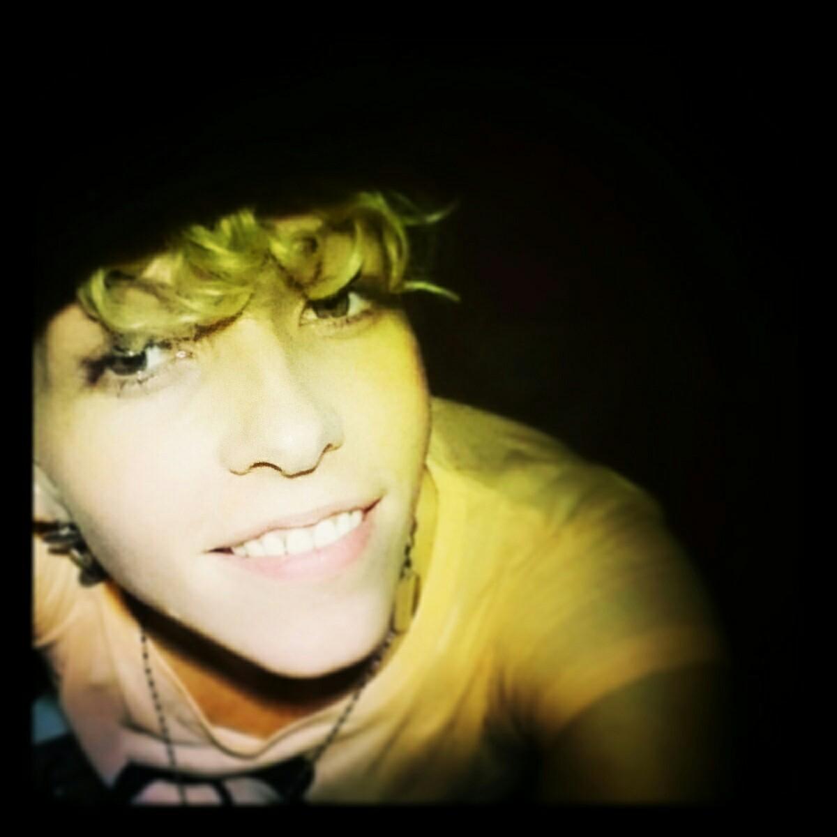 LittleMsVagrant's profile picture. kopi.write