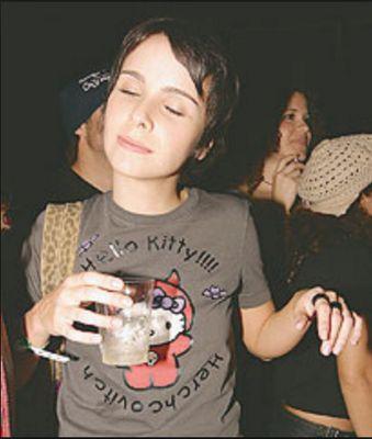 fuckmedeb's profile picture. pasas de uva mi pasión y si no te gusta andate a la concha de débora » follow back «