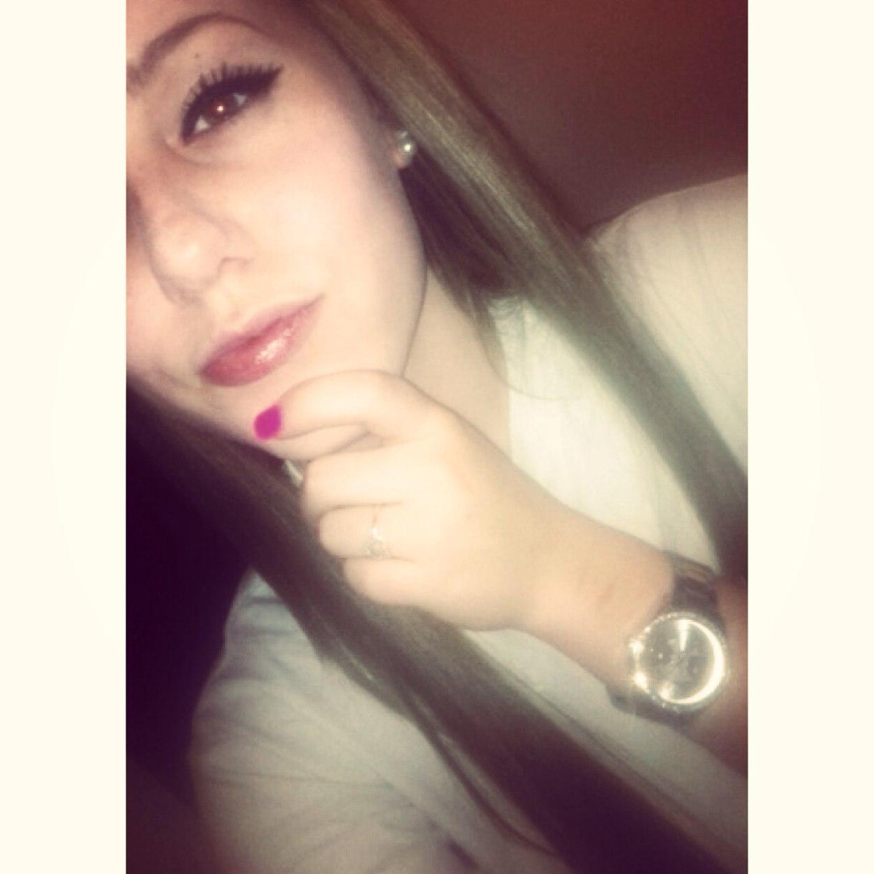 Snow_Bunny_Xoxo's profile picture. 17 || 9.14.14 || IG : emily_mckinley_ ||