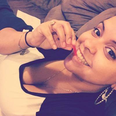 CrysB_222's profile picture. #TeamMyDogsNeedThumbs #TeamDezIsCool